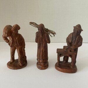 VTG Terracotta farm Figurines Collectibles- three excellent condition.